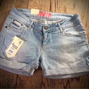 Comfort Denim Jean shorts size 6 25.00